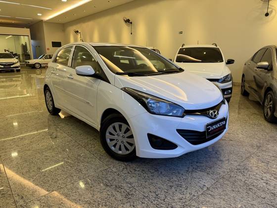 HYUNDAI HB20 1.0 COMFORT PLUS 12V FLEX 4P MANUAL HYUNDAI HB20 1.0 COMFORT PLUS 12V FLEX 4P MANUAL